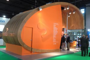 Exploring Consumer Psychology in Luxury Booths