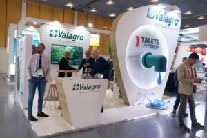 Booths That Tell Stories: How We Transform Your Message into a Visual Experience
