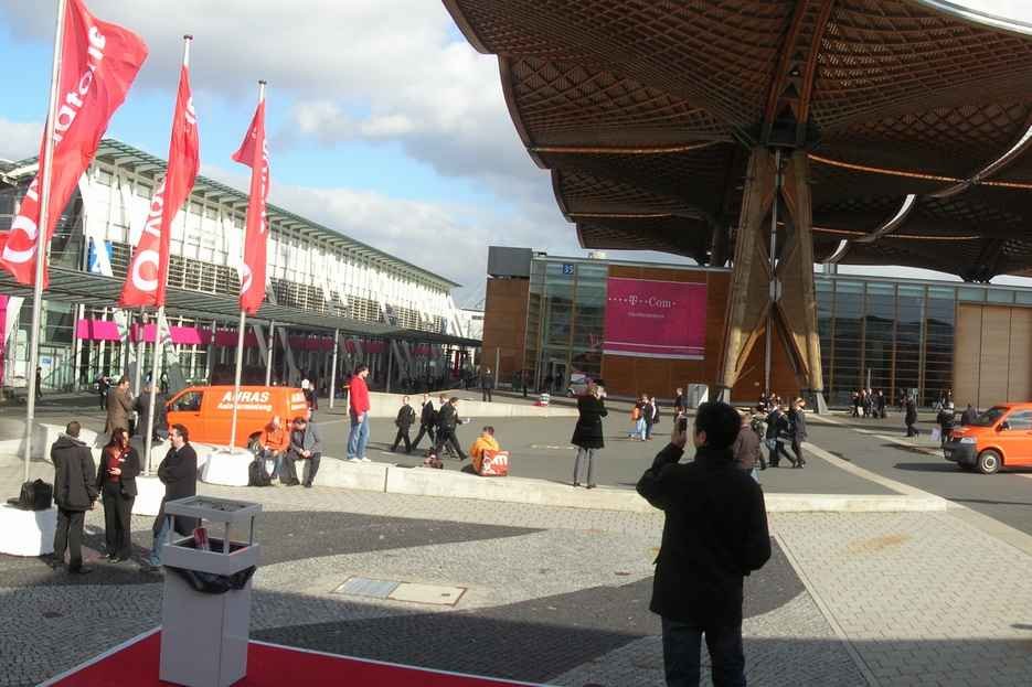 Hannover Messe exhibition grounds with the Expo Roof entrance